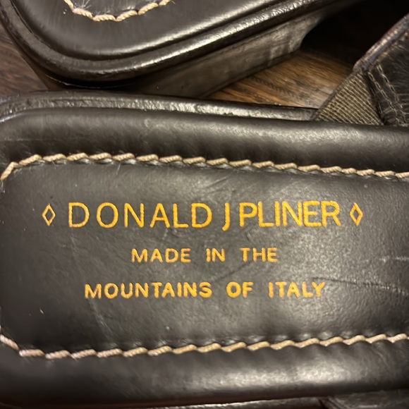 Donald J Pliner Metalic Gator Pattern sandals size 9.5N - Picture 8 of 9